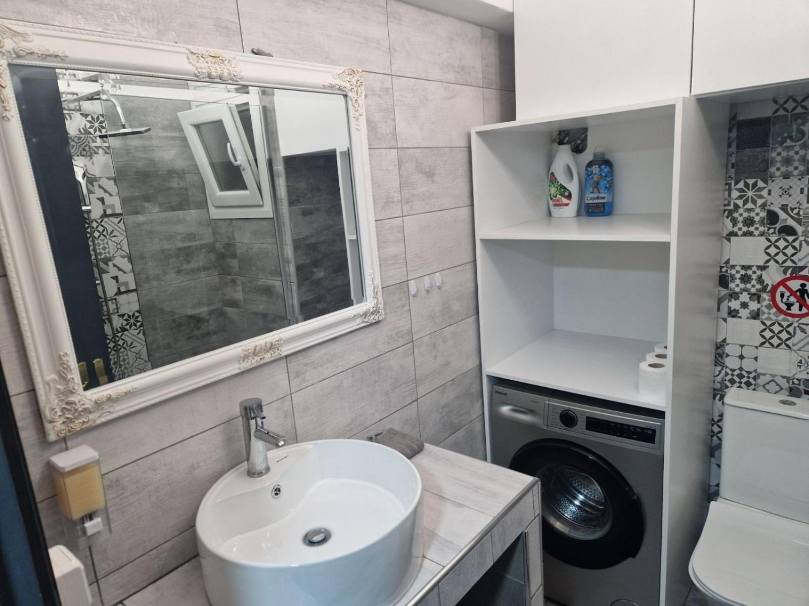 Master1 Seaside Lux Apartment Thessaloniki Exterior photo